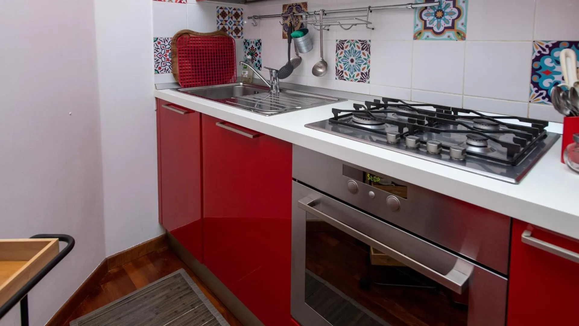 Apartment 10 Minutes Duomo-Elegant Apt Milan Italy